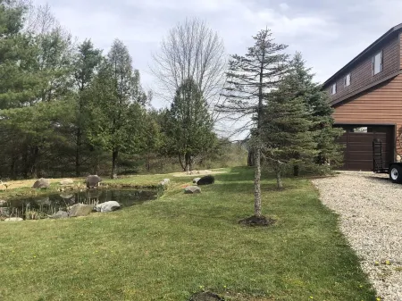 Panoramic Lakeviews, come enjoy any season. Bolton Landing-2 minutes from Town!