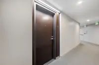 SK-Living DTLA 2 Story Loft with a Balcony