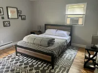 Secluded Home-Away-from-Home with Cook's Kitchen, Serving Ann Arbor & Ypsilanti Hotels in Pittsfield Charter Township