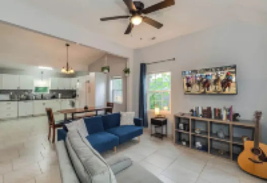 Pet-Friendly Bluegrass Retreat w/ Fenced Yard