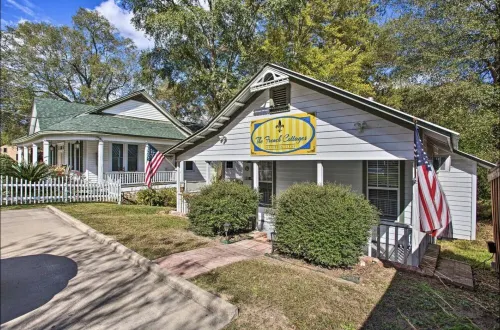 *NEW* Adorable French Country Cottage w/Free Bikes