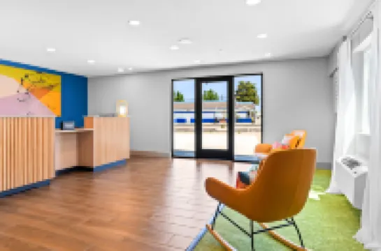 สปาร์ค โดย ฮิลตัน โมเดสโต