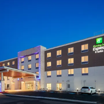 Holiday Inn Express & Suites MEDFORD by IHG