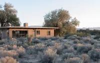Arro Dunes - Rustic Cabin in the Desert - Wood Burning Hot Tub - Cowboy Pool