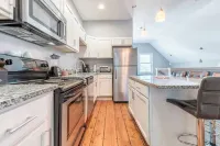 Rustic-Modern Barn Retreat Near OOB Beach & Pier