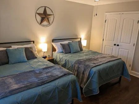 New, Downtown Perry - 2 Miles to Fairgrounds, Pets OK