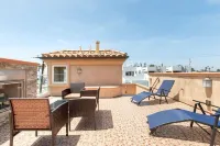 Life’s a beach…house with gorgeous ocean&pier views. A few steps to the waves.,.