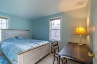 Cape Classic, Near Bay Beaches & Shopping Center