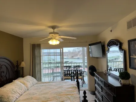 Lake Front Views in each Room ! Location Location