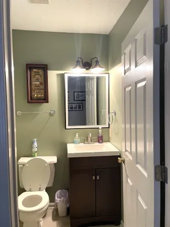 Waterfront Lake House with Boatslip at Pickwick Отели в г. Хардин