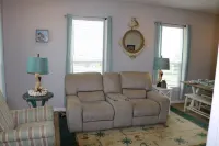 Beach house - Canal and Bay Views, Outdoor area with Hot Tub - Pet Friendly