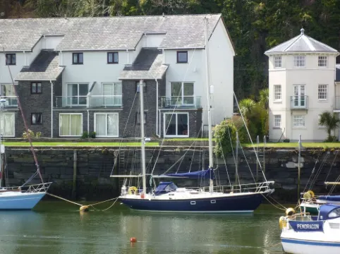 Harbour-Side Apartment In Porthmadog With Stunning Views