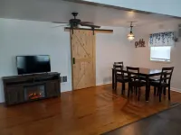 Ozark Family Getaway in beautiful Warsaw.