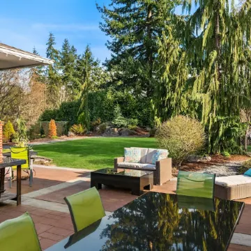 Luxury 4 bd/3ba Family Home near Ocean, Airport,  & Seattle XL yard w/sportcourt
