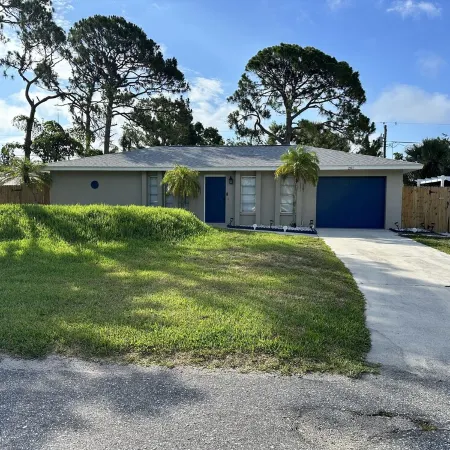 Fully renovated house with very clean design. New Kitchen and bathrooms.