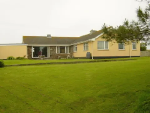 4-bedroom bungalow set in a secluded location