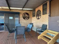 Second Street - Loxton AccommodationStylish 3 bedroom home