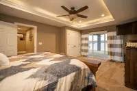 Private Pool & Spa, Outdoor Kitchen, Boat Ramp, Great Views & Flat Lot