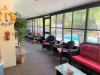 Gorgeous Beach town-Tropical Private HEATED Pool & Tiki Lanai Close to Beaches!