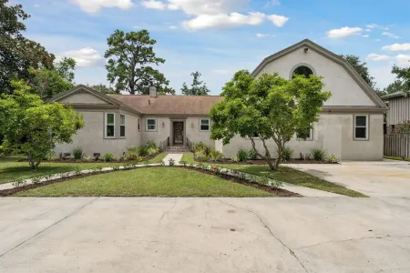 Riverfront 7 BR/5 BA Estate+Dock