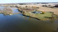 Eagle Isle North Wing on the Sandusky River w/ short drive to Cedar Point.
