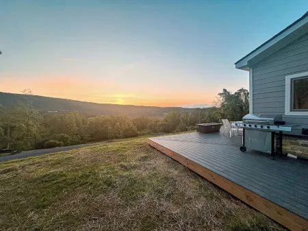 ⭐️Lunar Lookout ⭐️ NEW Build Geodesic Dome  situated on 8 acres!