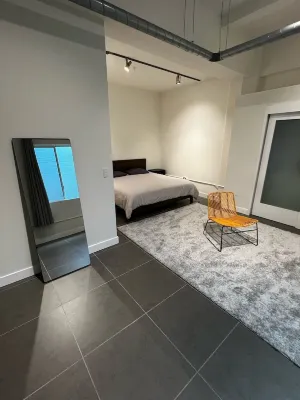 Modern, Spacious 1 Bedroom Loft in DTLA - FREE Parking