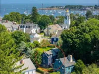 2Br Historic Marblehead Home+Minutes to Beach