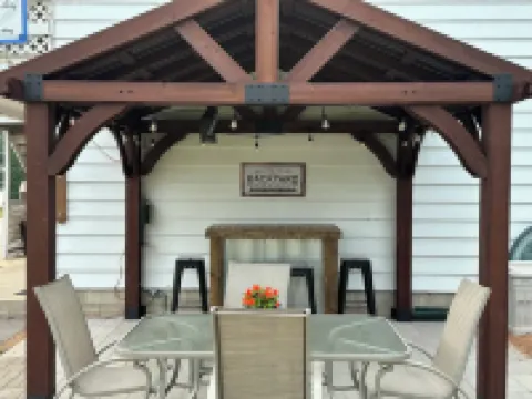 The Lake Mason Lodge - Entire "Lodge" for large groups! 馬凱特縣酒店