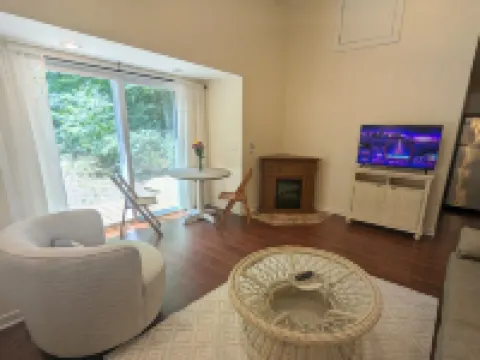 Charming Couple's Cottage close to Lake Michigan, Silver lake, and Stoney Lake