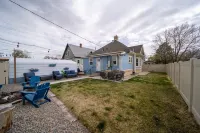 Cozy downtown retreat (pet friendly