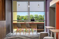 Tru by Hilton Toronto Airport West - pet friendly