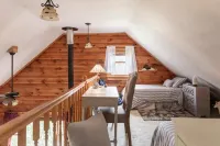 Log Cabin at the Goat Sanctuary Hotel a Wawarsing