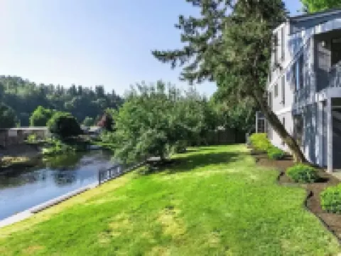 River Inn Cabin Theme Flat w/ Dock Hotels in Bothell
