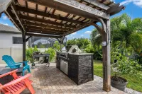 5 Star Upscale Entire Florida Home with a pool