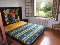 Holiday flat of the size of 45 m² on a large estate with pool close to Arles