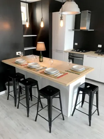 Iseo Lake View - the window on the harbor