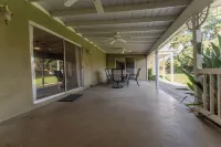 Elegant Cozy 3 Bedroom Home with Large Backyard