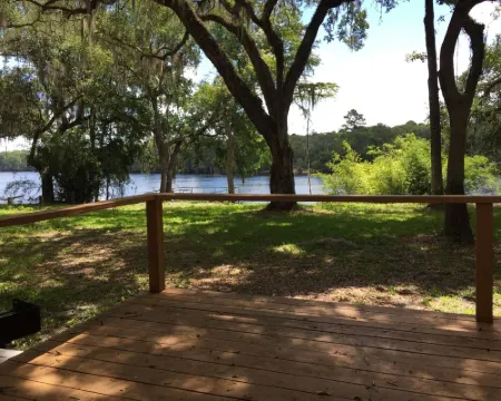 Suwannee River Retreat Hotels in Dixie County