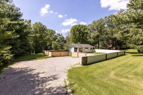 Everwood Cottage ^ Trees, Birds, and Quiet! Military Friendly