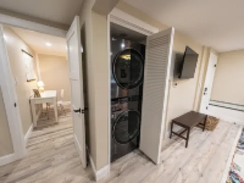 Extra large 1 Bedroom apartment! Hoteles en Salem