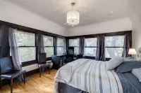 Breathtaking Victorian Mansion~2 Blocks to Cathedral~Huge Hidden Arcade~Theatre!