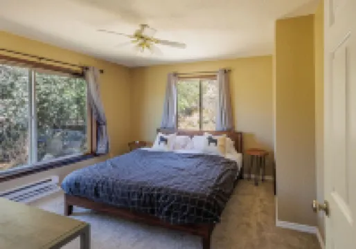 Lakeview Haven House in Klamath Falls - Family-sized house with board game