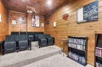 Luxury Cabin between Pigeon Forge and Gatlinburg