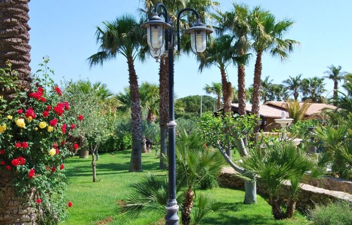 Luxury villa/ Private Heated Pool / Private Garden