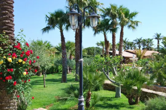 Luxury villa/ Private Heated Pool / Private Garden