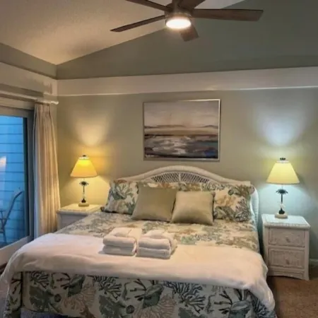 Egret’s Pointe Townhouse Sleeps 9 Amenities & Pools Included. Golf Cart