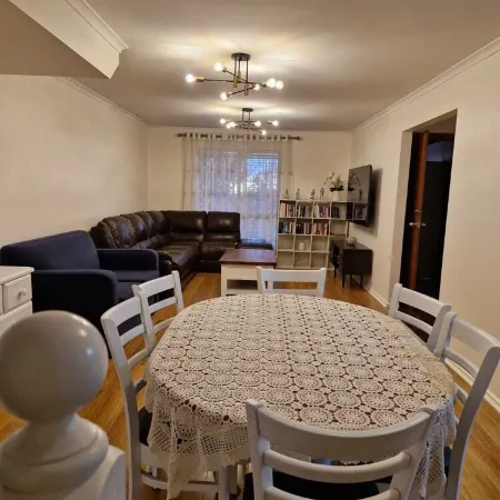 Adelaide Escape: Two-Storey Home Near City & Hills