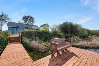 Cozy Cove - Hot Tub, Waterfront & Game room.