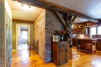 Your Peaceful, Private Retreat, Perfect for Readaways! Incredible Views!